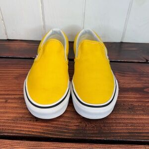 Vans Classic Slip-On Yellow Canvas Sneakers Men’s 6 / Women’s 7.5